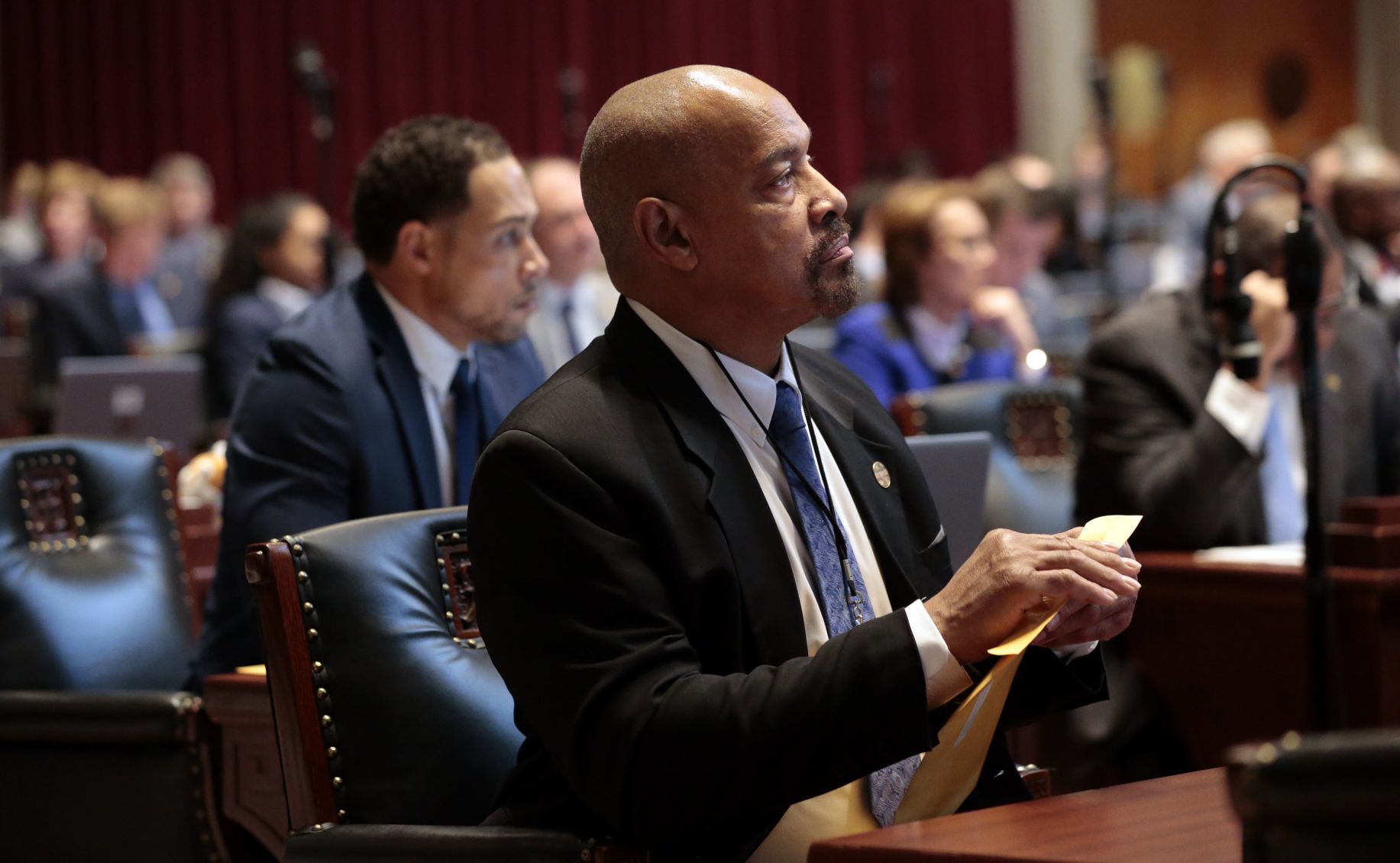 Freshman representatives sworn-in to open session